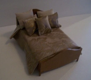 Dollhouse Miniature Tan Floral Comforter Set Pillows Handcrafted 1:12 Scale NWOT - Picture 1 of 6