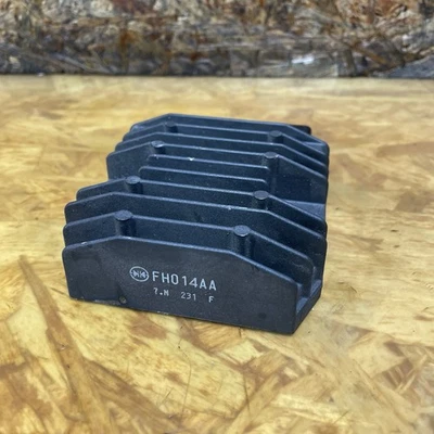 Honda CBR1000RR Fireblade Regulator Rectifier 2008 - 2011 - Image 1 of 4