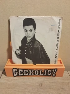 PRINCE AND THE REVOLUTION - KISS US 1986 7" 45RPM PAISLEY PARK 7-28751 - Picture 1 of 4