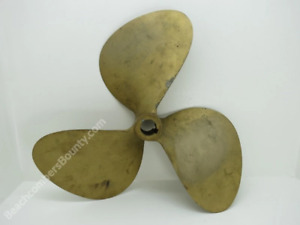 Federal 16LH13 Propeller Left Hand 1+⅛ inch Tapered Shaft -(XE4A204)