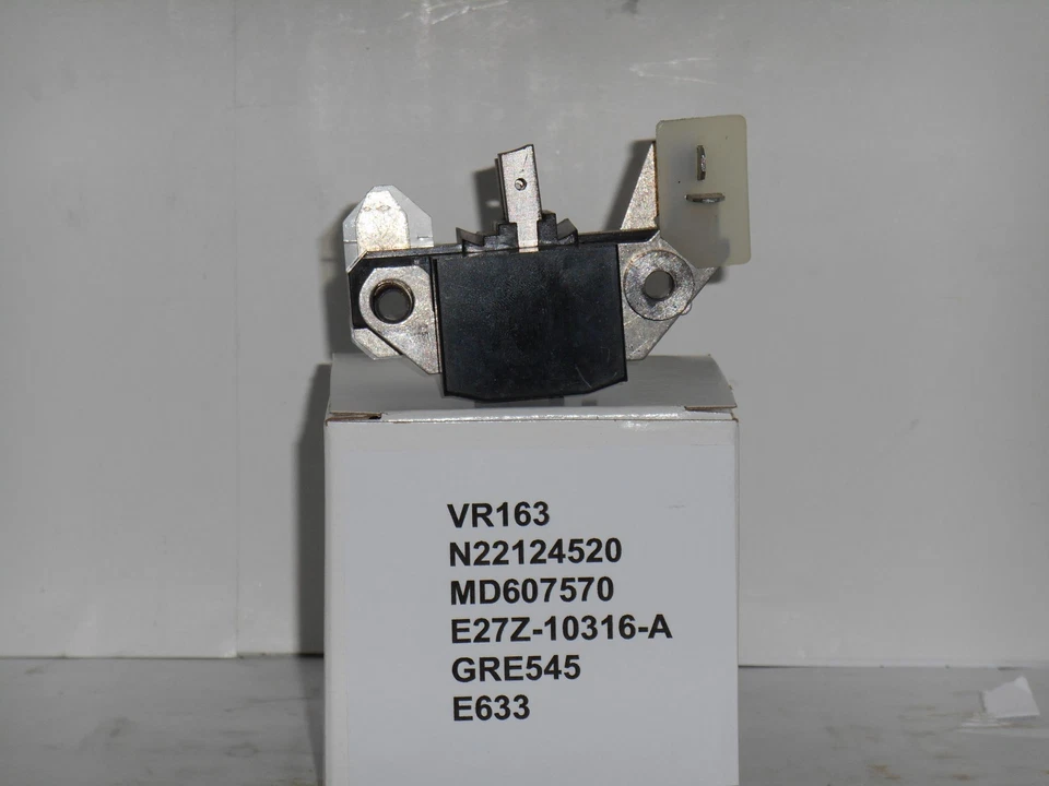 Regulador de voltaje estándar VR163 Foto 1 de 4