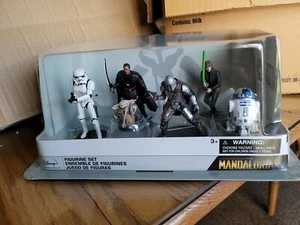 Disney Star Wars The Mandalorian Figure Play Set R2-D2 Stormtrooper New - Picture 1 of 5