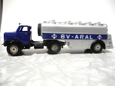 MARKLIN BV-ARAL TANKER TRUCK 5521/27 RARE THERMOPLASTIC TANK EXQUISITE MINT 1952 - Image 1 of 4