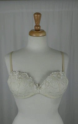 WONDERBRA Plunge Underwire Ivory Lace Overlay Bra Sz 34B - Image 1 of 4