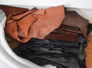 2 1/2 pounds Bulk Scrap Leather Trimmings, Remnants, Leather mixed colors - Picture 1 of 3