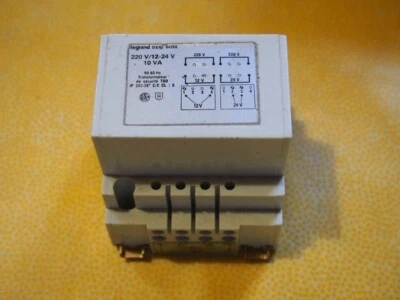 Transformateur LEGRAND DERI 04250 220/12/24VAC - Photo 1/4