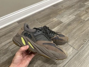 Adidas Yeezy Boost 700 V2 Mauve Size US9.5 - Picture 1 of 10