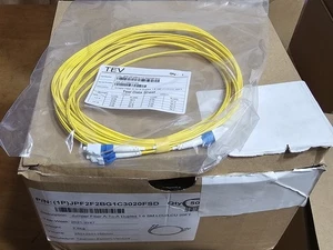 NEUF BOÎTE CORNING DE 55 SAUTEURS FIBRE A À DUPLEX 1,6 SM LCU/LCU 20 PIEDS DE LONG - Photo 1/3