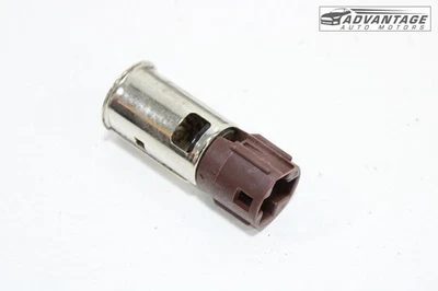 Hummer H2 2003-07 tracción delantera 6,0 L consola central toma de corriente 25774623 OEM Foto 1 de 4