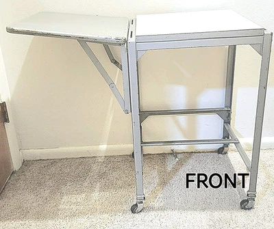 Escritorio para máquina de escribir enrollable de metal Mid Century con hoja desplegable lateral Foto 1 de 4