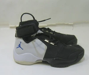 308512 042 Jordan black White youth size 4- 4.5 - Picture 1 of 8