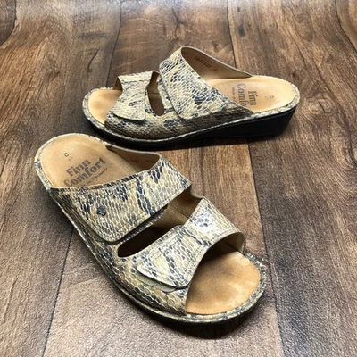 Finn Comfort 2 Strap Hook & Loop Women's 1.5" Sandals Size EU 41 D Snake Print - Image 1 of 4