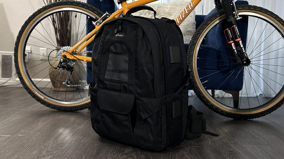 Lowepro CompuTrekker AW Backpack - carry Cameras, Lenses, plus Laptop/Notebook - Image 1 of 4