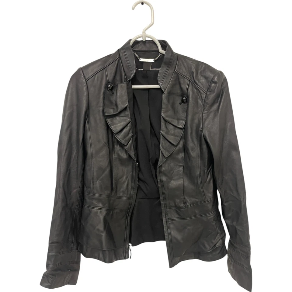 Женская кожаная куртка White House Black Market размер Small черная с оборками на молнии - Изображение 1 из 4