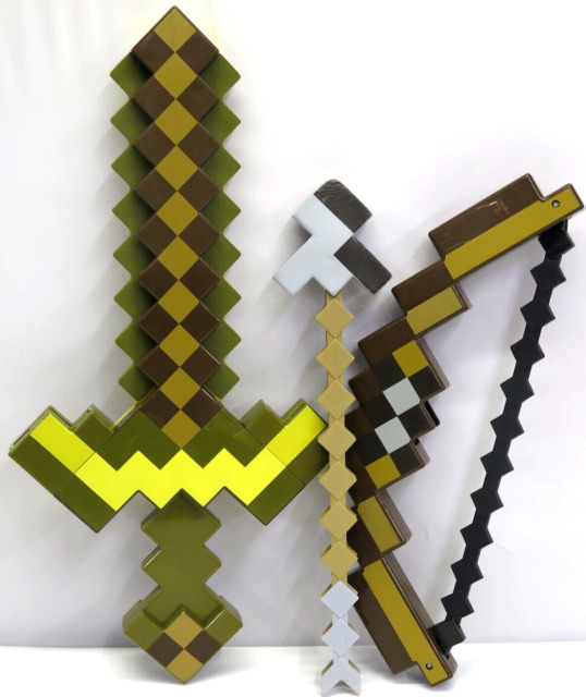 Minecraft Disfraz Espada y Pico de Diamante Transformable : :  Juguetes y Juegos