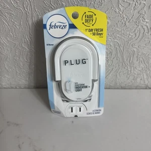 New Febreze Fade Defy Plug Scented Oil Warmer with Low Level Indicator Light - Afbeelding 1 van 2