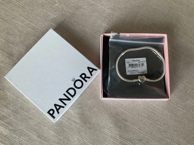 Braccialetto Pandora Moments Argento Con Chiusura a Cuore da Donna 21 centimetri - Immagine 1 di 4