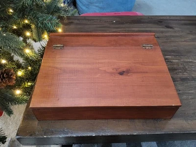 Escritorio de viaje de madera de colección inclinado hecho a mano Foto 1 de 4