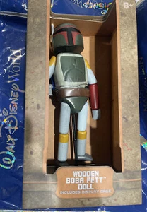 Disney Parks Star Wars Galaxy's Edge bambola Boba Fett in legno nuova in mano - Foto 1 di 5