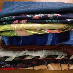 Damenpaket 10 Schals, verschiedene zufällige Mischung A-636, Posten #2. - Bild 1 von 3