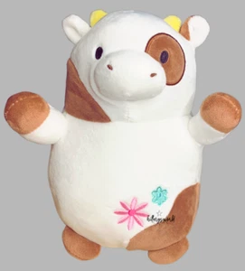 Squishmallows Hug Mees Drella Brown White 9" Cow Plush Stuffed Toy Flowers-Read - Picture 1 of 11