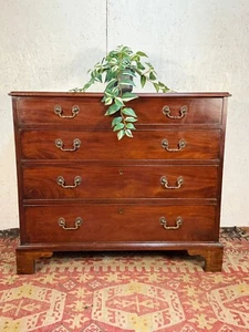 George III (1790) Mahogany Chest of Drawers - Picture 1 of 7