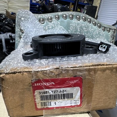 Acura TLX 2015 2016 2017 15 16 17 Battery Cooling FAN OEM 31651-TZ7-A01 - Image 1 of 4