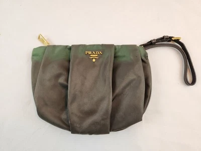 Auténtico Bolso de Mano Prada Tessuto Verde Gris Nylon Logo Muñequera Bolsa Caqui Foto 1 de 4