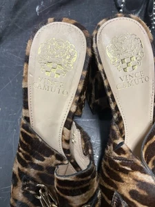 VINCE CAMUTO Gessien Animal-Print Calf Hair Mule Sandals Sz 9.5M - Picture 1 of 5