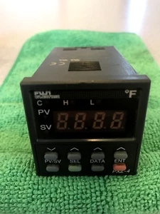 Fuji Electric Temperature Controller - Picture 1 of 2