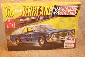 AMT '65 FORD FAIRLANE MODIFIED STOCKER MODEL CAR KIT 1/25 SEALED (READ) - Picture 1 of 4