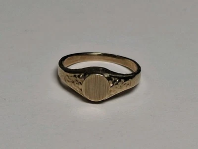 Vintage 10k Gold Childs/Baby Signet Ring Unengraved  - Image 1 of 4