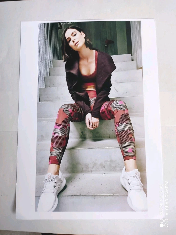 LENA MEYER - LANDRUT: SCHÖNES GROSSFOTO...20 x 30 CM...GLAMOUR... UNBEKANNT..#2 - Bild 1 von 1