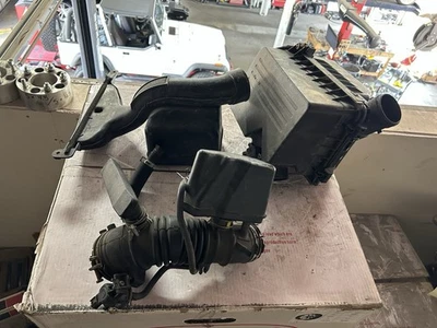 Полный 07-16 TOYOTA CAMRY & VENZA 2.4 OEM ВОЗДУХОЗАБОРНИК ОЧИСТИТЕЛЬ ФИЛЬТР КОРОБКА - Изображение 1 из 4