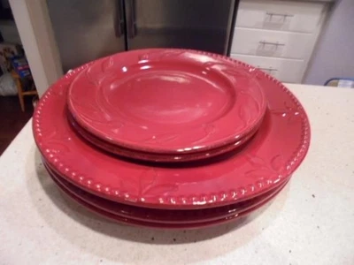 5 Signature Sorrento Ruby plates 3 dinner + 2 salad/dessert excellent condition! - Image 1 of 4