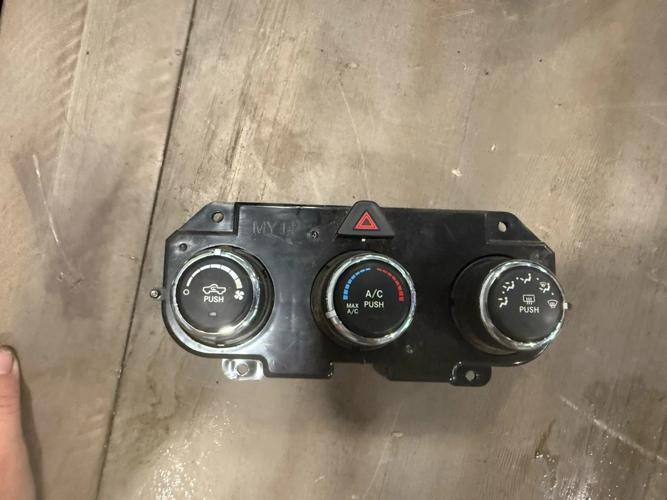2013-2018 Dodge RAM 1500 AC Heater Climate Control Single Plug P68268190AA OEM - Image 1 of 2