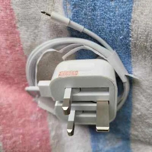 Apple Adaptateur Secteur USB Chargeur UK Mâle pour iWatch 5V-1A iPhone ipad A1552 - Photo 1/4