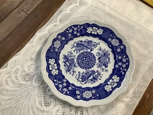 Spode Blue Room Collection Trophies Plate 10 3/4” Regency Series - Picture 1 of 5