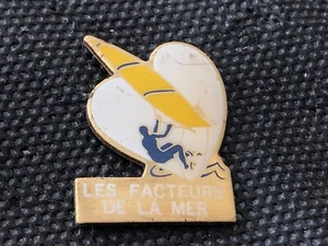 c PINS PIN ENAMEL POST LA POSTE PTT VOILE VOILIER BATEAUX COEUR - Imagen 1 de 1