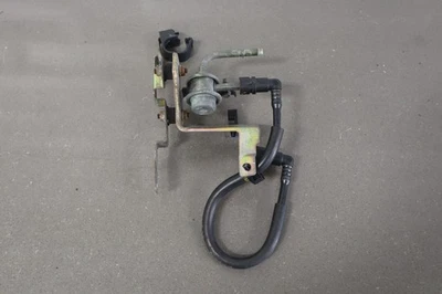 Regulador de presión de combustible Mazda Miata NB 1999-2000 con soporte OEM Foto 1 de 4