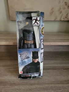 MATTEL DC Multiverse Justice League Batman 11" Poseable Figure *damaged box* - Picture 1 of 8