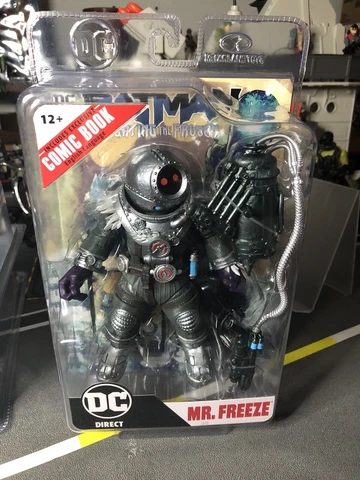 DC Direct Mr. Freeze - Fighting the Frozen Comic - McFarlane Toys Cover