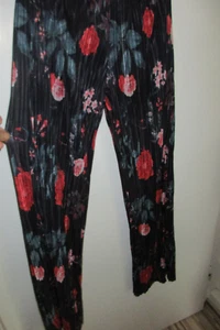 NEU - VILA Gr. 34 Hose toller Druck (18) - Bild 1 von 6