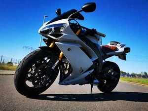 Yamaha YZF-R1 Custom - Bild 1 von 9