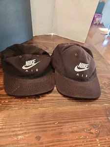 Due cappelli Nike Air neri vintage anni 80/90 rari made in USA. - Foto 1 di 11