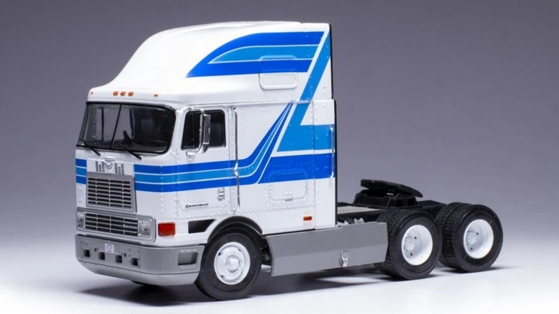 International Eagle Cabover 1995 White/Blue 1:43 IXO TR190 - Immagine 1 di 1