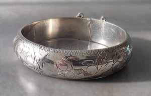 Sterling Silver 7 in Etched Hinged Bangle Bracelet Thailand 26.3g w/Safety Chain - Picture 1 of 9
