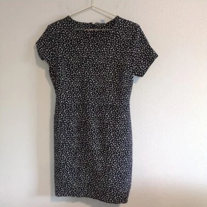 Vestido manga corta con estampado de animales OLD NAVY negro tostado para mujer talla L grande - Imagen 1 de 9