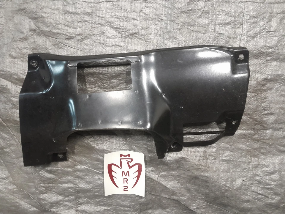 Toyota MR2 1991-1995 TOYOTA MR2 STEERING SHAFT COLUMN LOWER METAL BRACE COVER Foto 1 de 1