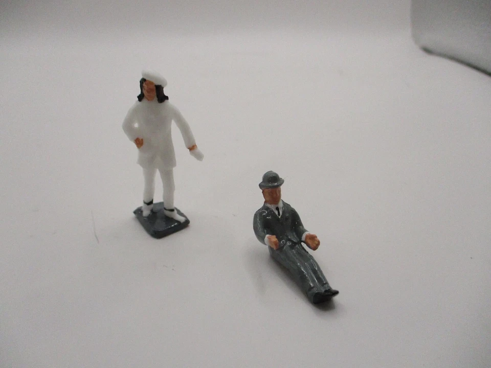 CORGI TOYS GS-40  REPLACEMENT FIGURES  JOHN STEED AND EMMA PEEL ONLY NO VEHICLE - Image 1 of 4